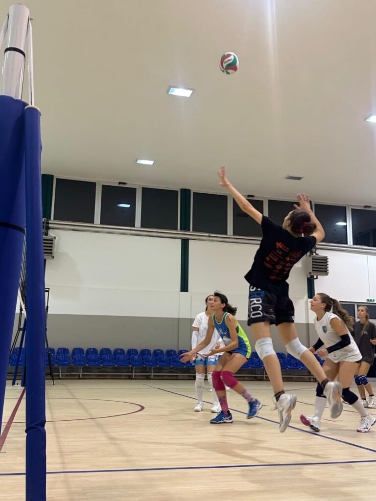 Polisportiva Comunale Caino, allenamento volley