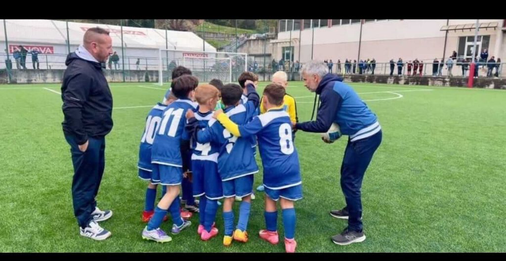 Bambini Under 10 durante allenamento di calcio a Caino