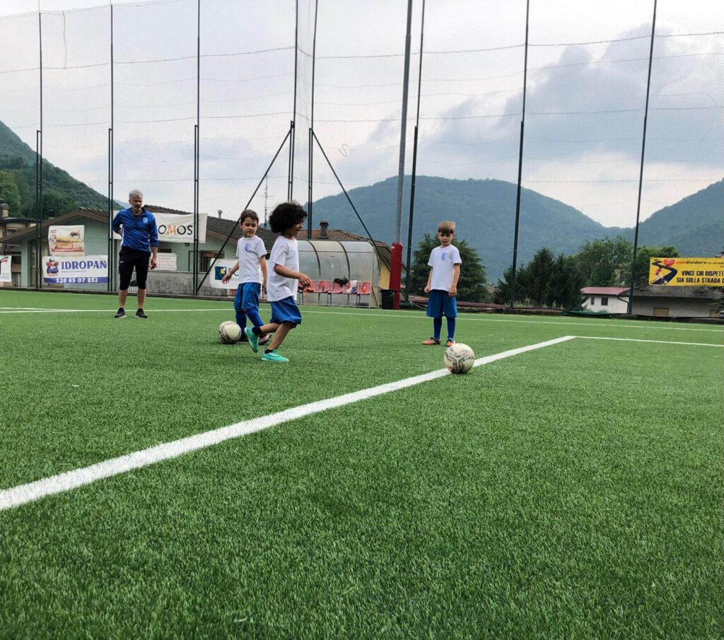 Polisportiva Comunale Caino, settore calcio primi calci