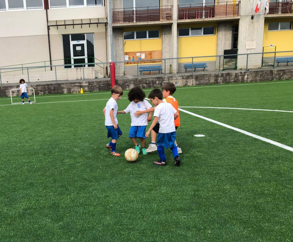 Polisportiva Comunale Caino, settore calcio primi calci